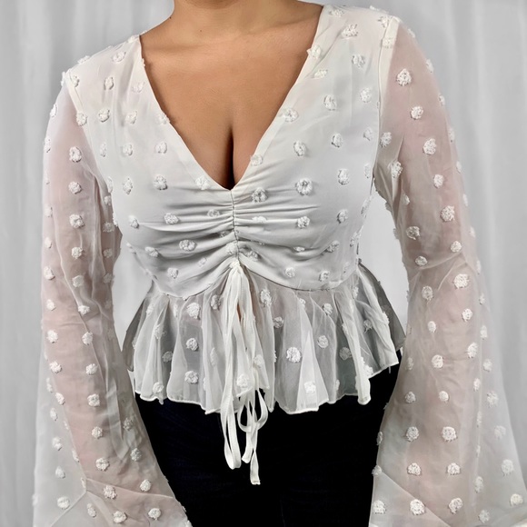 BUNNY BOUTIQUE - White Blouse - NWT - Bell Sleeves Ruffle Hem Polka Dot Print - Picture 2 of 3